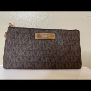 Michael Kors Logo Wristlet- New with Tags